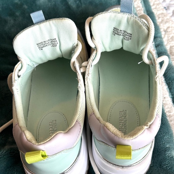 MICHAEL MK Platform Sneaker Pastel Blues and Silver Size 7 EUC - Picture 13 of 15